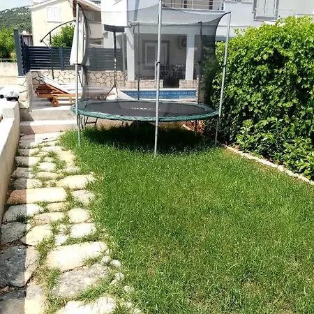 House With Pool Lile Feriehus
