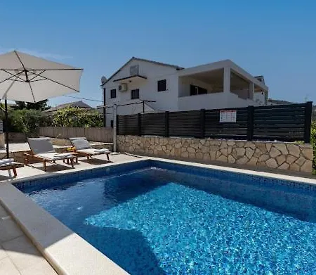 Feriehus House With Pool Lile *