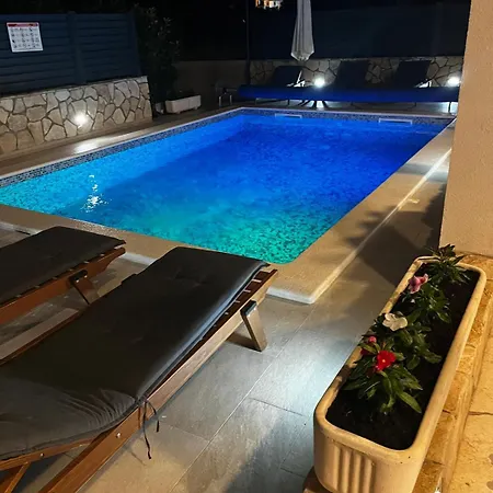 Feriehus House With Pool Lile *