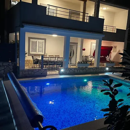 Feriehus House With Pool Lile