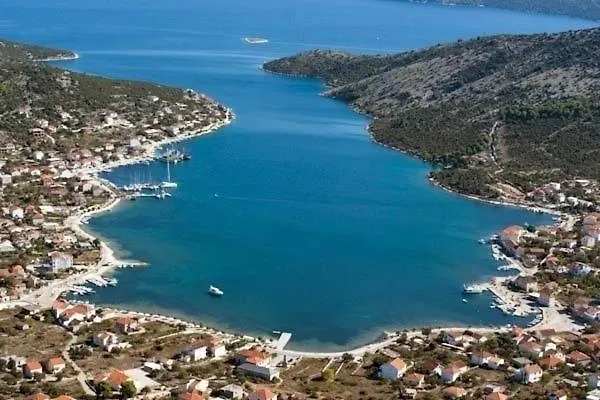 Nyaraló House With Pool Lile Vinišće