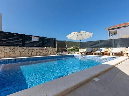 Nyaraló House With Pool Lile Vinišće