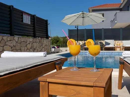 Nyaraló House With Pool Lile Vinišće