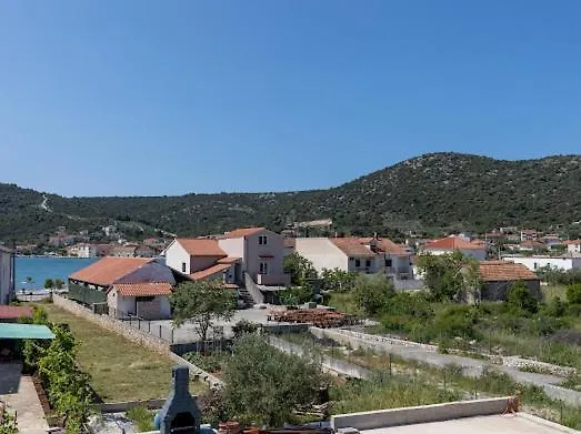 Nyaraló House With Pool Lile