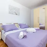 Сasa de vacaciones House With Pool Lile Vinišće