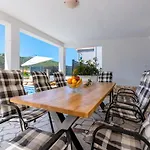 Сasa de vacaciones House With Pool Lile