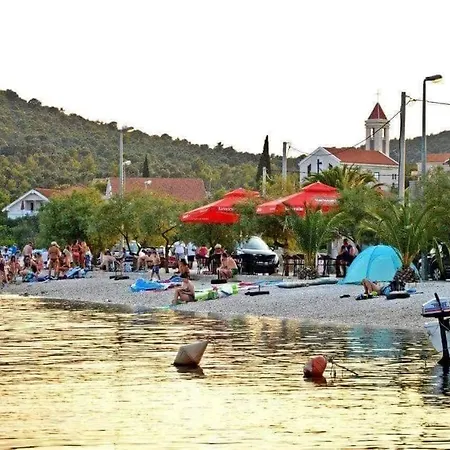 House With Pool Lile Σπίτι διακοπών *