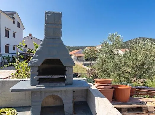 Сasa de vacaciones House With Pool Lile