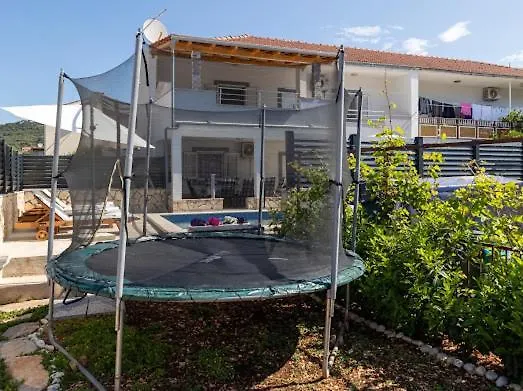 House With Pool Lile * Vinišće
